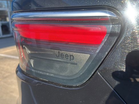 Used 2023 Jeep Wagoneer Series III w/ Premium Group I image 57