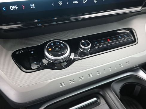 Used 2025 Ford Expedition Max Active AWD/4WD image 27