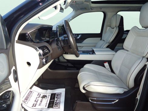 Used 2020 Lincoln Navigator Black Label w/ Cargo Convenience Package image 28