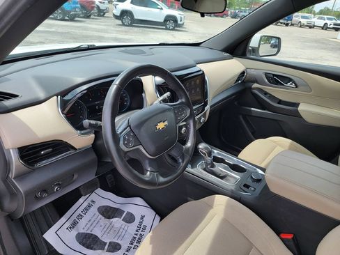 Used 2022 Chevrolet Traverse LT FWD image 14