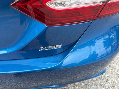 Used 2020 Toyota Camry XSE FWD image 9