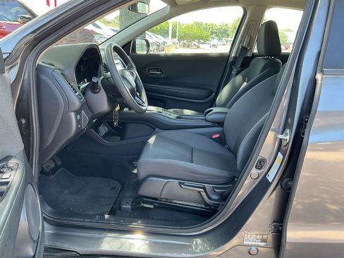 Used 2019 Honda HR-V LX image 8