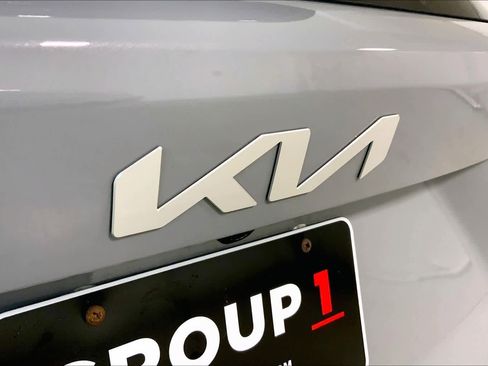 Used 2023 Kia Sorento S w/ Panoramic Sunroof Package image 30