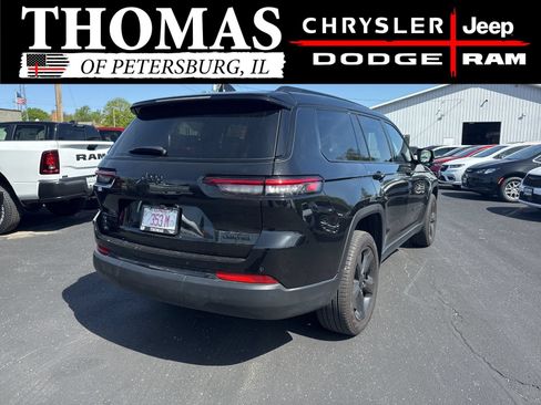 Used 2023 Jeep Grand Cherokee L Limited w/ Black Appearance Package AWD/4WD image 7