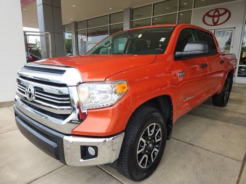 Used 2017 Toyota Tundra SR5 w/ TRD Off Road Package AWD/4WD image 6
