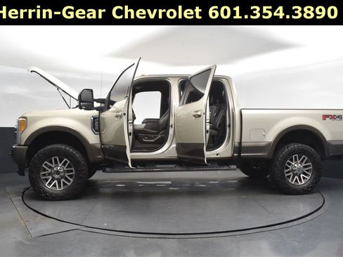 Used 2017 Ford F250 King Ranch w/ FX4 Off-Road Package image 46