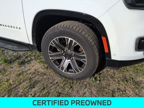 Certified 2024 Jeep Wagoneer Series II w/ Flexible Seating Group RWD image 5