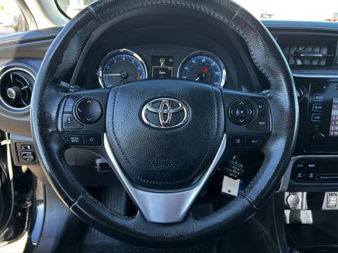 Used 2018 Toyota Corolla SE image 22