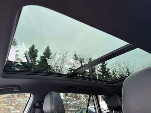 Used 2021 Volkswagen Atlas Cross Sport SEL image 16