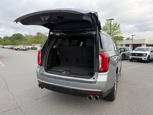 Used 2023 GMC Yukon Denali AWD/4WD image 9