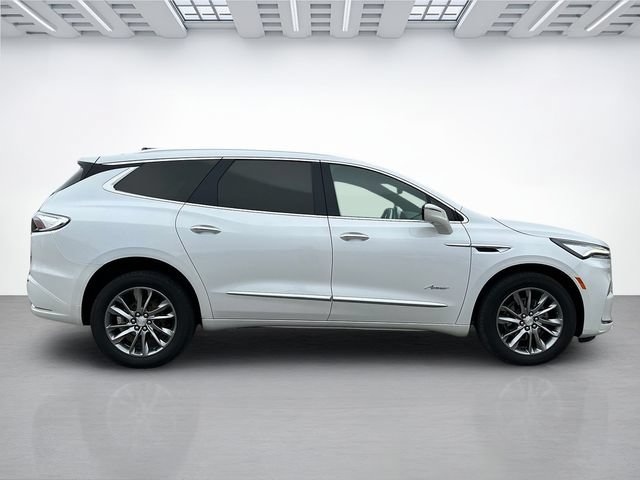 Used 2022 Buick Enclave Avenir w/ Avenir Technology Package AWD/4WD image 40