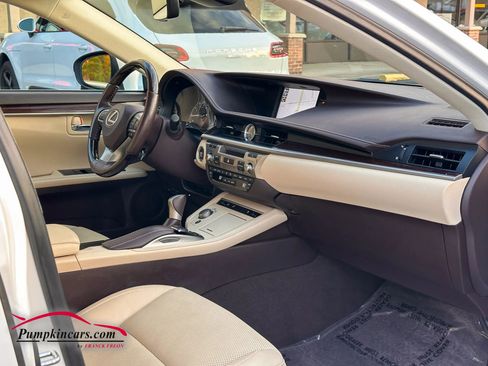 Used 2018 Lexus ES 350 w/ Navigation System Package image 20