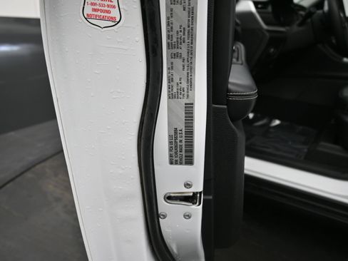 Used 2025 Chevrolet Trax ACTIV FWD image 11