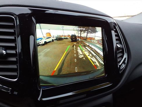 Used 2019 Jeep Compass Limited image 21