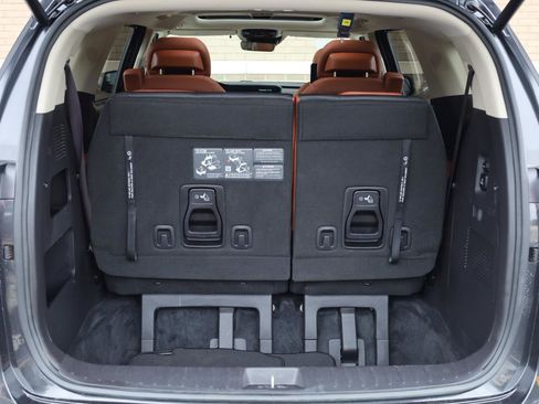 Used 2024 Kia Carnival SX Prestige FWD image 11