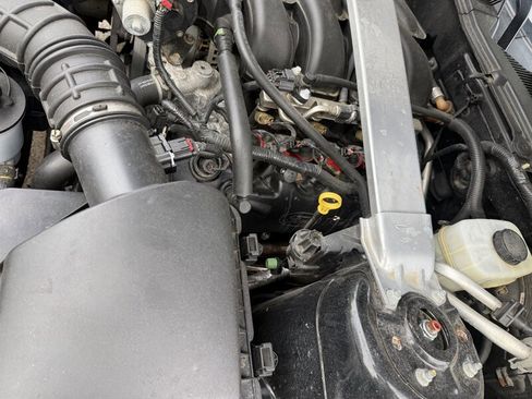 Used 2006 Ford Mustang GT RWD image 18