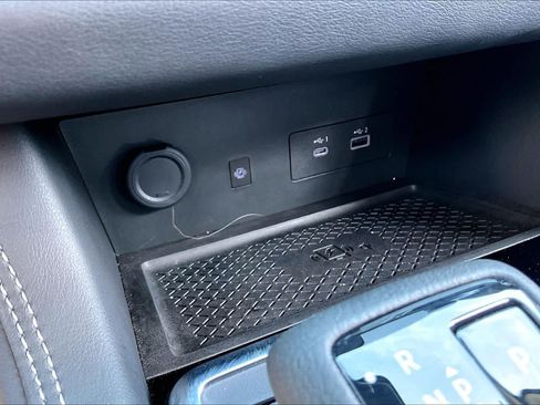 Certified 2024 Nissan Pathfinder Platinum FWD image 32