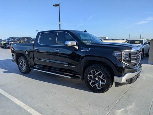 Used 2023 GMC Sierra 1500 SLT w/ SLT Premium Package AWD/4WD image 1
