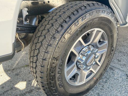 New 2026 Ford F250 Lariat w/ FX4 Off-Road Package image 13