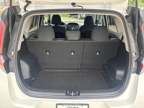 Used 2025 Kia Soul LX w/ LX Technology Package FWD image 29