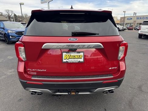 Used 2023 Ford Explorer Platinum w/ Technology Package image 4