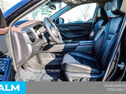 Used 2023 Nissan Rogue SL image 18