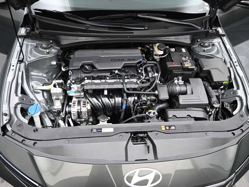 New 2026 Hyundai Elantra SEL Sport FWD image 22