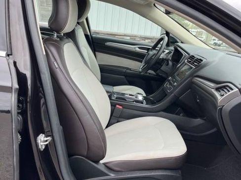 Used 2019 Ford Fusion SE w/ Equipment Group 151A FWD image 33