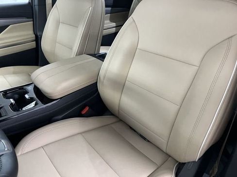 Certified 2026 Buick Enclave Preferred w/ LPO, Floor Liner Package image 19