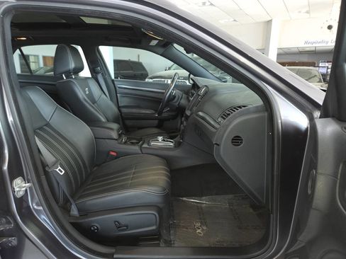 Used 2015 Chrysler 300 S w/ 300S Premium Group RWD image 28