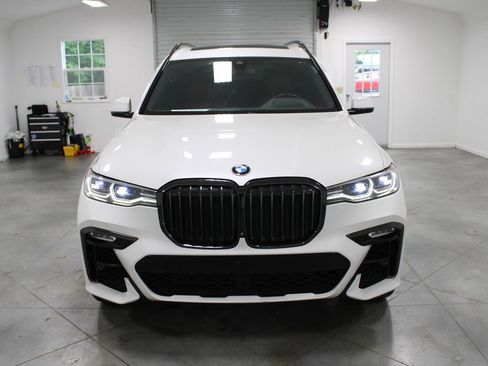 Used 2021 BMW X7 M50i w/ Executive Package AWD/4WD image 3
