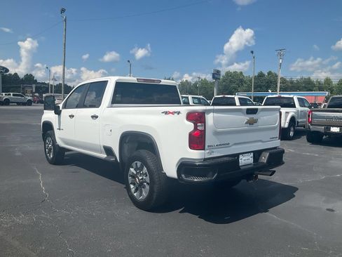 Used 2023 Chevrolet Silverado 2500 Custom w/ Custom Value Package AWD/4WD image 7