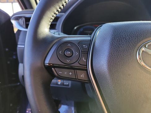 Used 2024 Toyota Venza Limited image 22