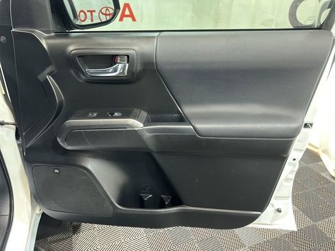 Used 2019 Toyota Tacoma TRD Pro image 9