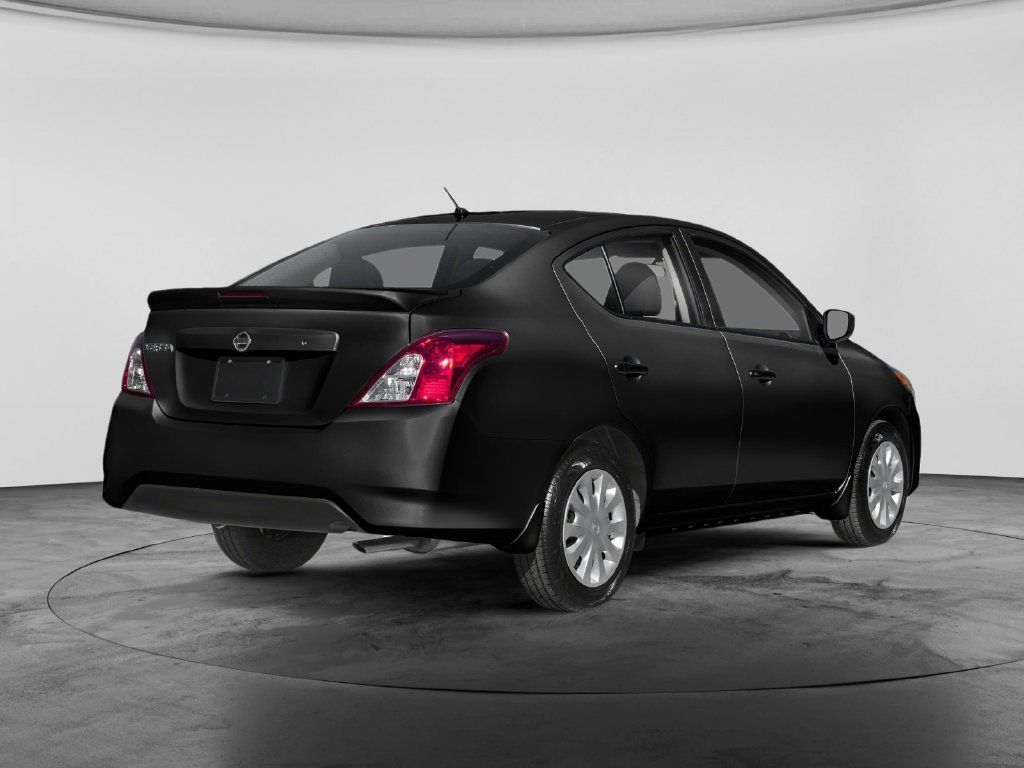 Used 2019 Nissan Versa SV FWD image 2
