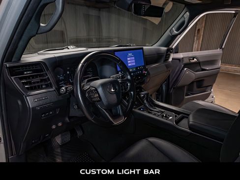 Used 2024 Lexus GX 550 image 12