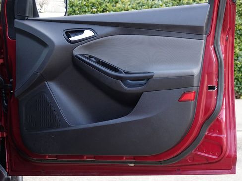 Used 2014 Ford Focus SE image 37