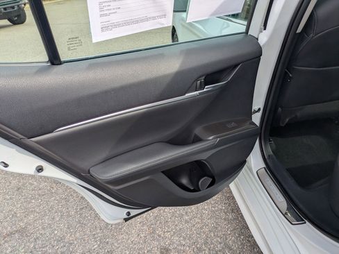 Used 2022 Toyota Camry XSE image 25