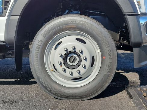 New 2026 Ford F550 4x4 Crew Cab image 8