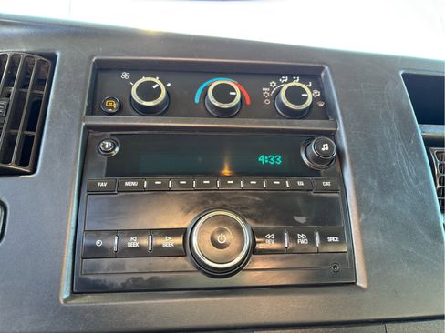 Used 2019 Chevrolet Express 3500 LT w/ LT Preferred Equipment Group image 14