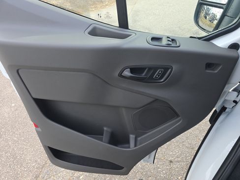 New 2026 Ford Transit 250 148 Medium Roof RWD image 29