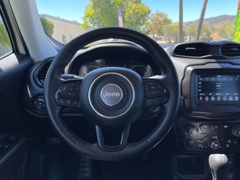 Used 2020 Jeep Renegade Altitude FWD image 11