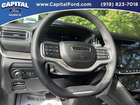 Used 2024 Jeep Wagoneer L Series II w/ Flexible Seating Group image 23