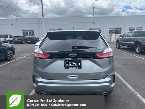 Used 2020 Ford Edge Titanium w/ Equipment Group 301A AWD/4WD image 15