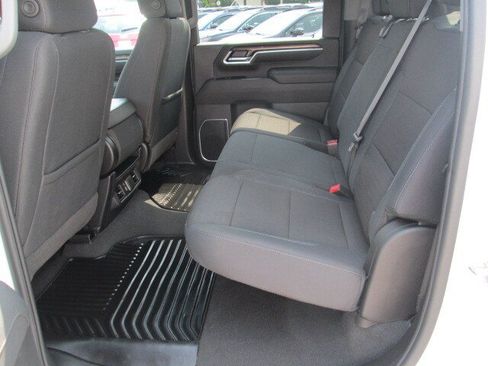 Used 2025 Chevrolet Silverado 2500 LT w/ Convenience Package AWD/4WD image 12