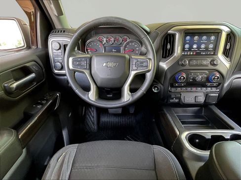 Used 2021 Chevrolet Silverado 1500 LT Trail Boss w/ Convenience Package II AWD/4WD image 9