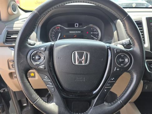 Used 2016 Honda Pilot Touring image 14
