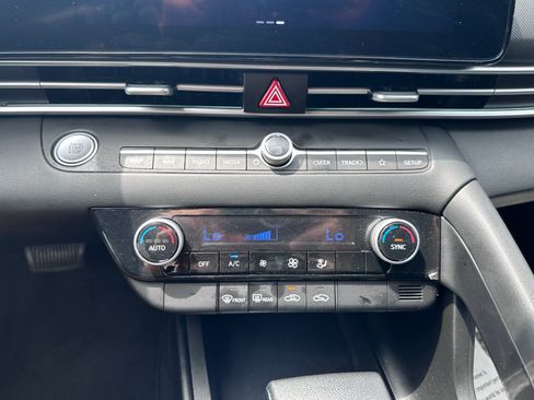 Used 2024 Hyundai Elantra SEL FWD image 16