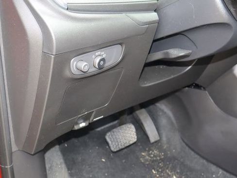 Certified 2025 Buick Encore GX Preferred FWD image 22