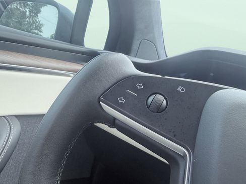 Used 2022 Tesla Model X AWD/4WD image 60